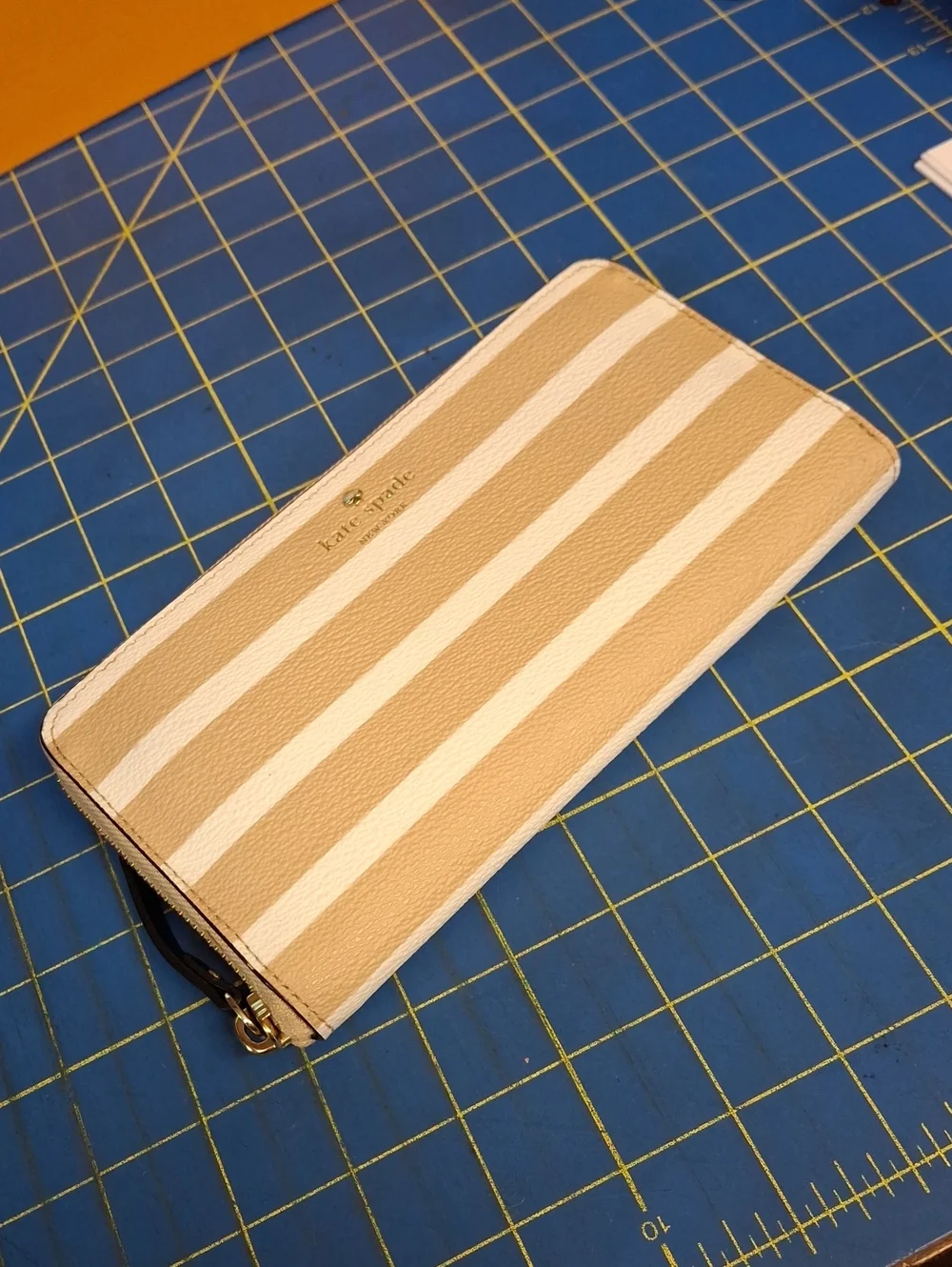 Kate Spade Camel White Striped Zip Wallet & Removeable Card Holder.